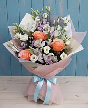 Букет цветов из:  Лизиантусы, Розы, Альстромерии и Гипсофила в Шумячи