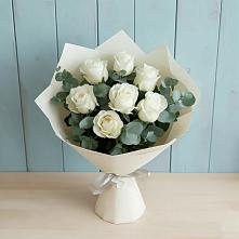 Букет Белые розы в Эвкалипте в Шумячи