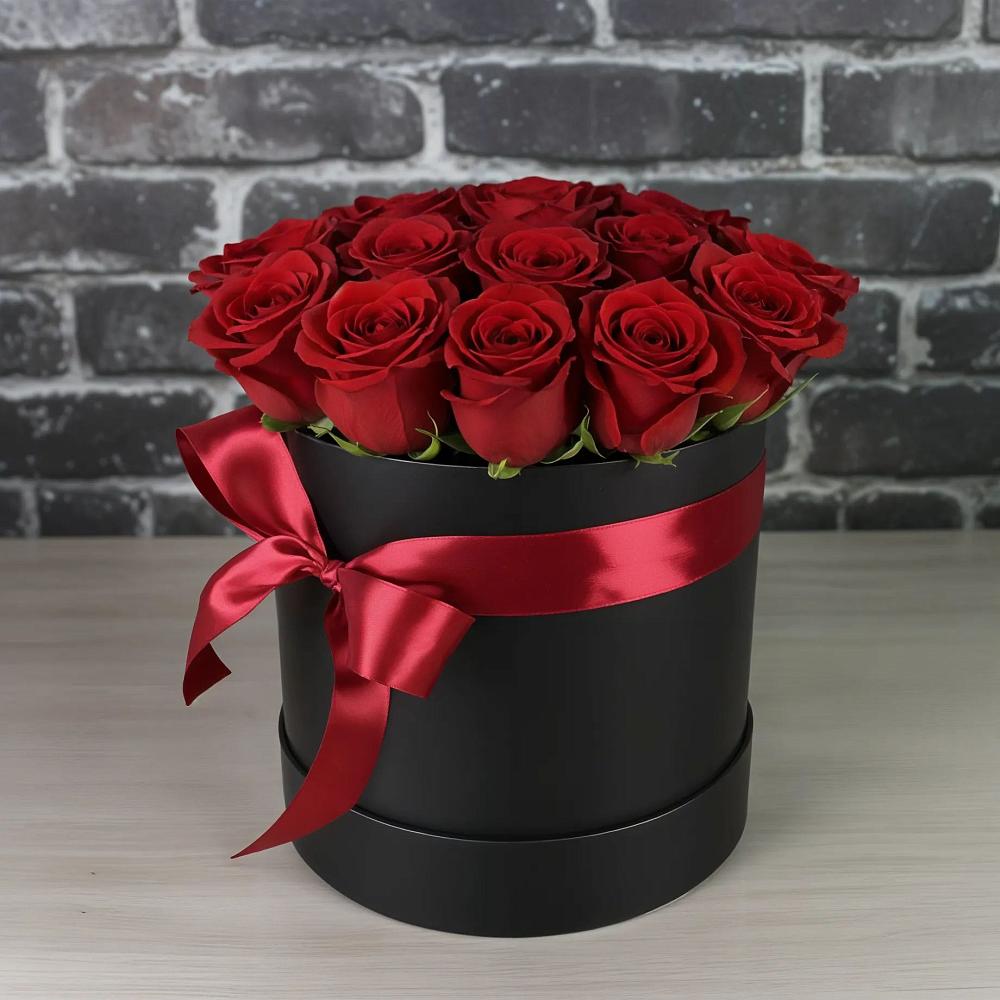 Цветочная композиция из Розы в шляпной коробке в Шумячи