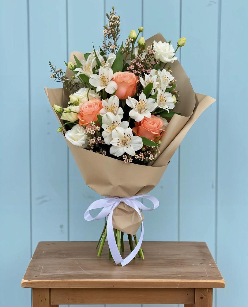 Букет цветов из: Альстромерии, Лизиантусы, Розы и Хризантемы в Шумячи