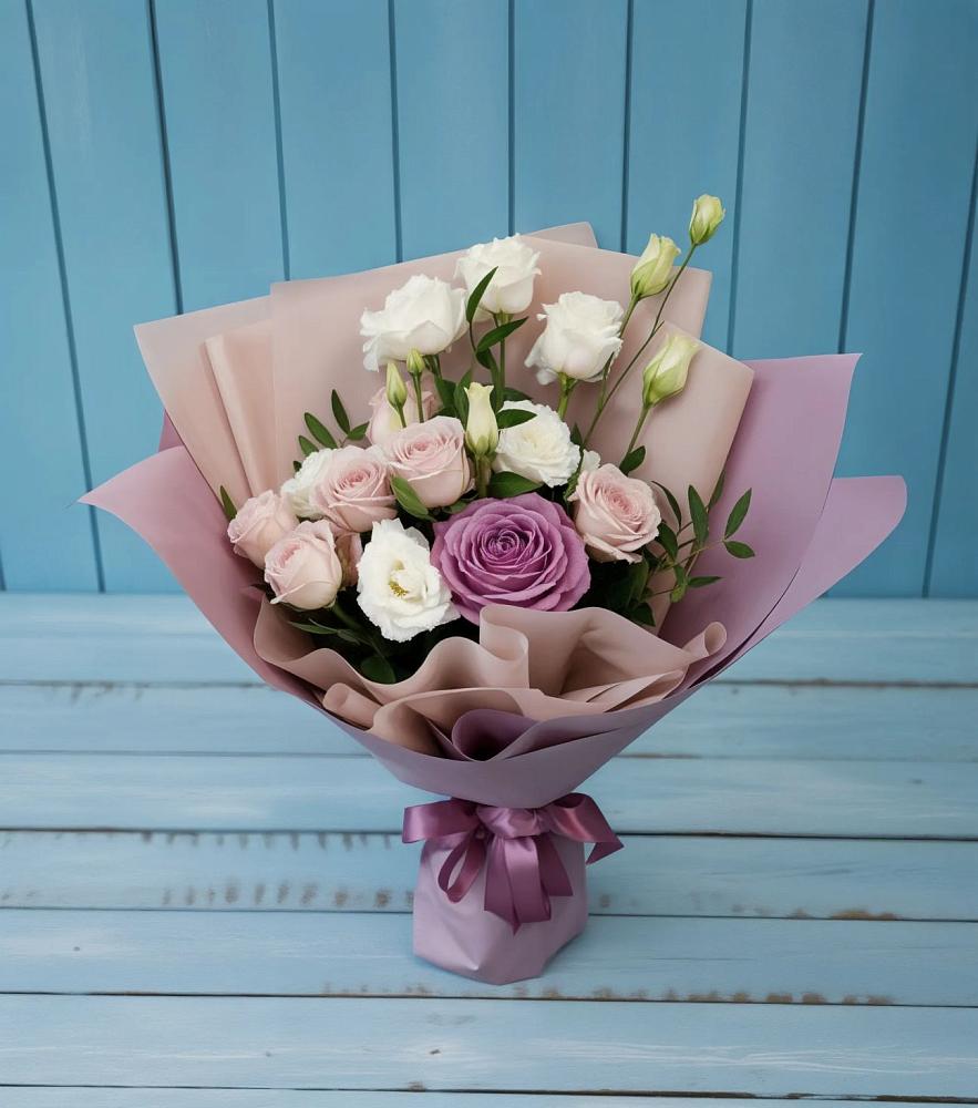 Букет цветов из: Розы и Лизиантусы в Шумячи